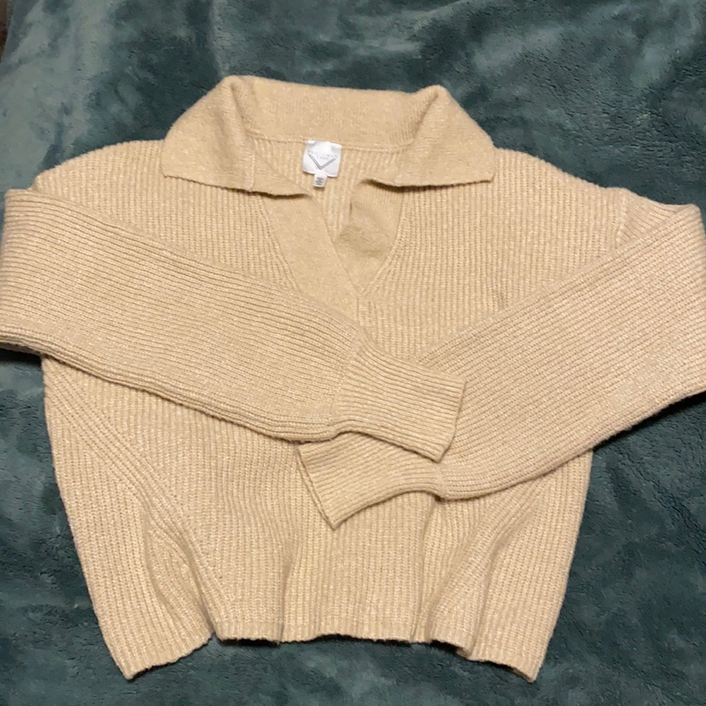 Cream cropped sweater!!